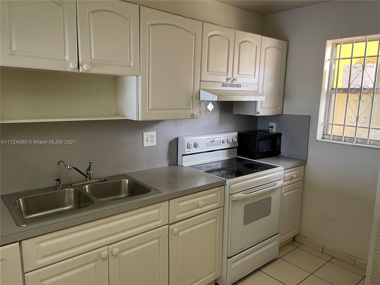 TOWERS OF WESTLAND CONDO - Residential