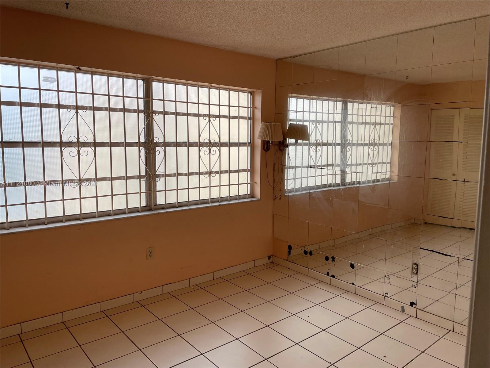 TOWERS OF WESTLAND CONDO - Residential
