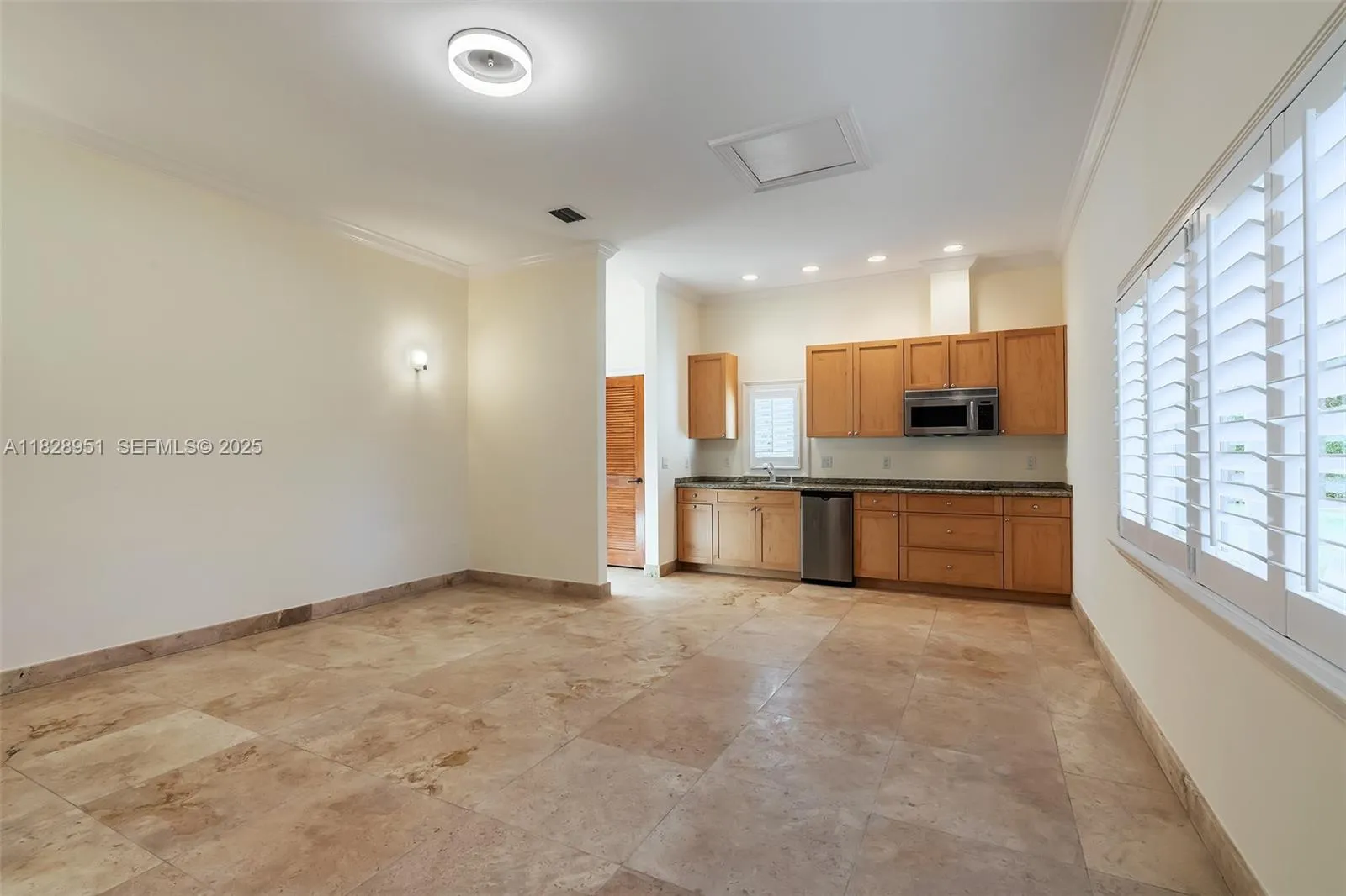 Pinecrest, Florida 33156, United States, 6 Bedrooms Bedrooms, ,8 BathroomsBathrooms,Residential,Active,159755