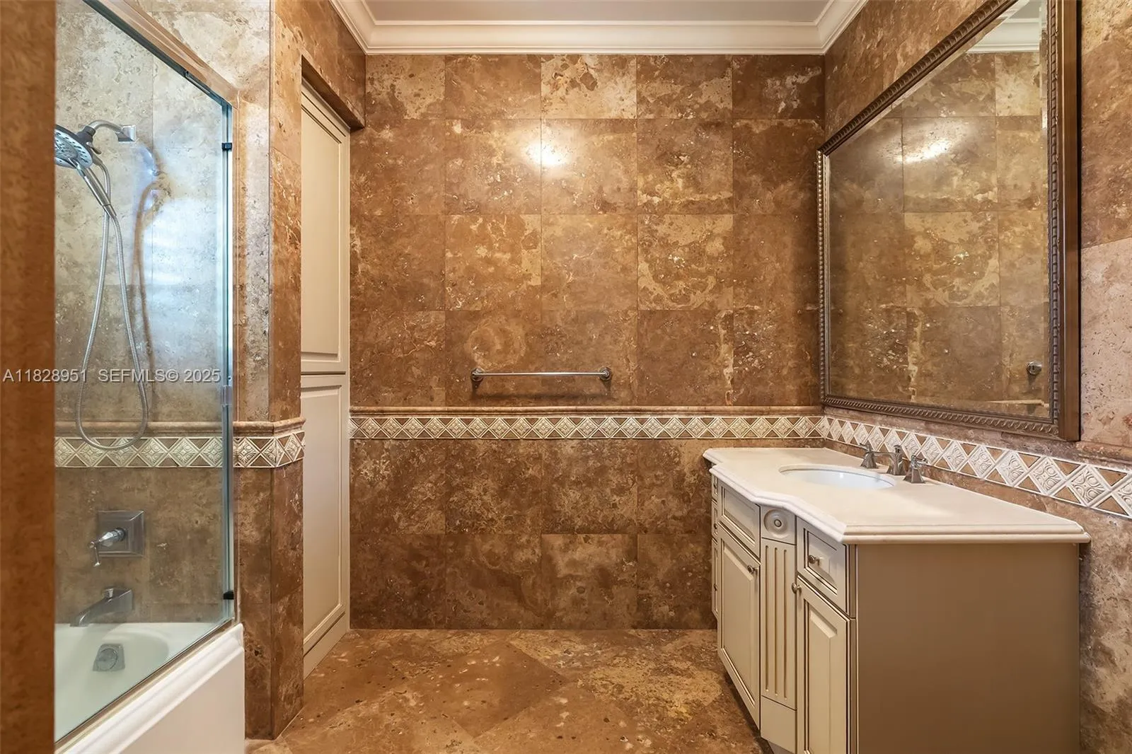 Pinecrest, Florida 33156, United States, 6 Bedrooms Bedrooms, ,8 BathroomsBathrooms,Residential,Active,159755