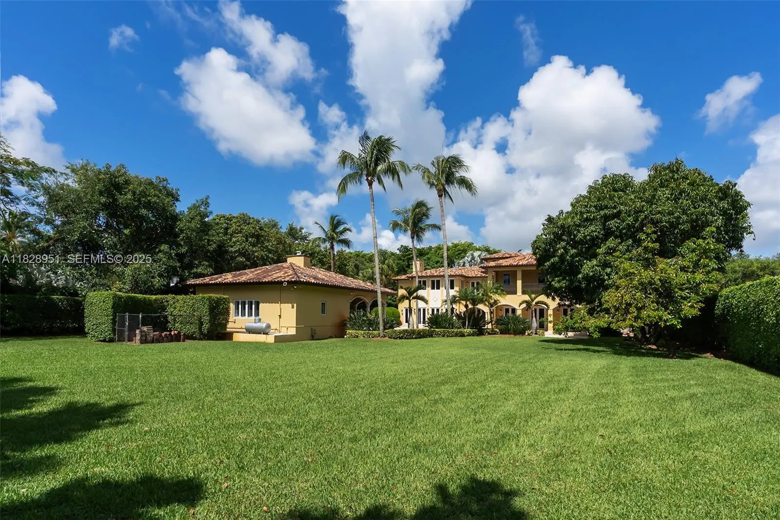 Pinecrest, Florida 33156, United States, 6 Bedrooms Bedrooms, ,8 BathroomsBathrooms,Residential,Active,159755