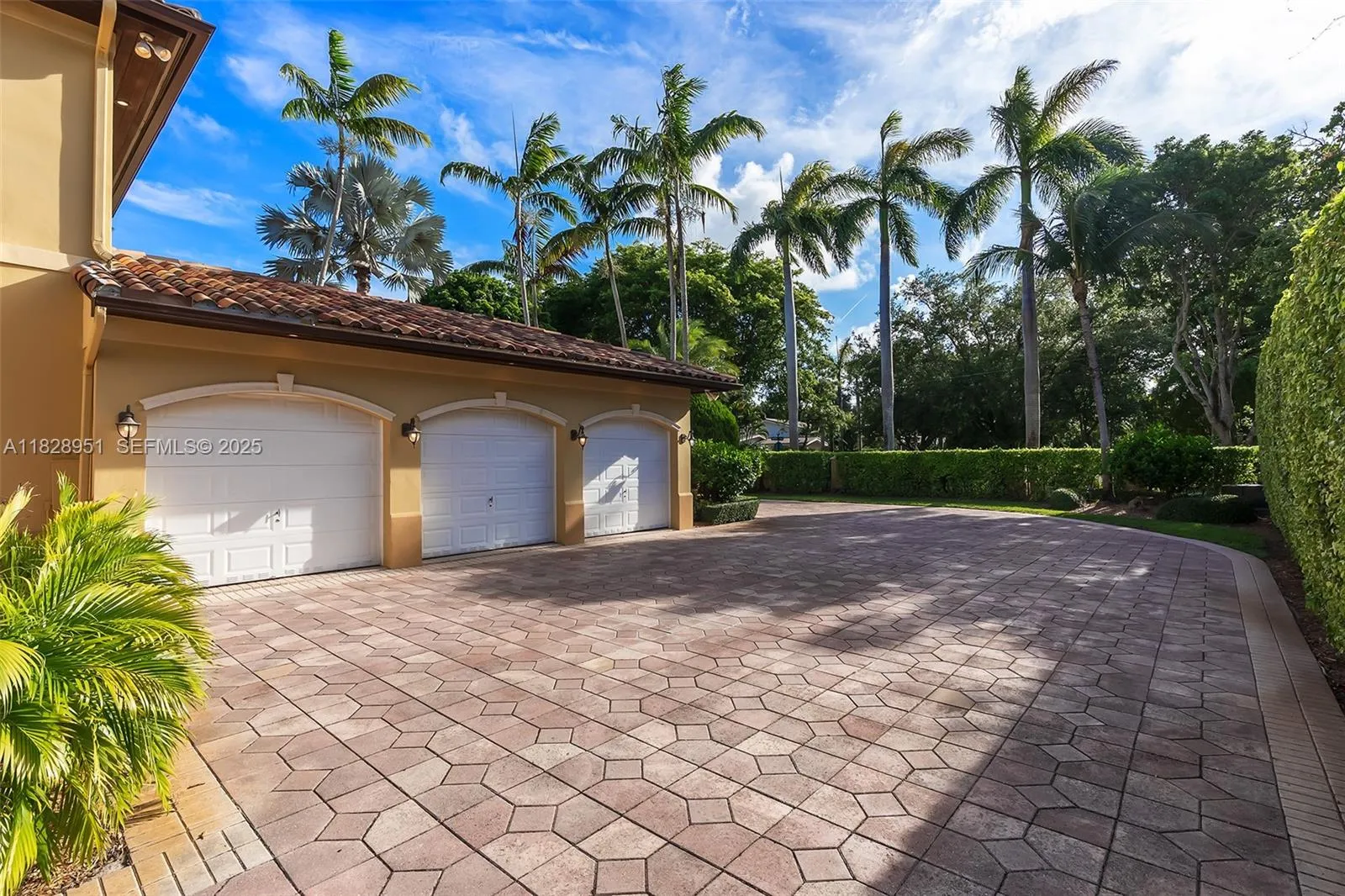 Pinecrest, Florida 33156, United States, 6 Bedrooms Bedrooms, ,8 BathroomsBathrooms,Residential,Active,159755