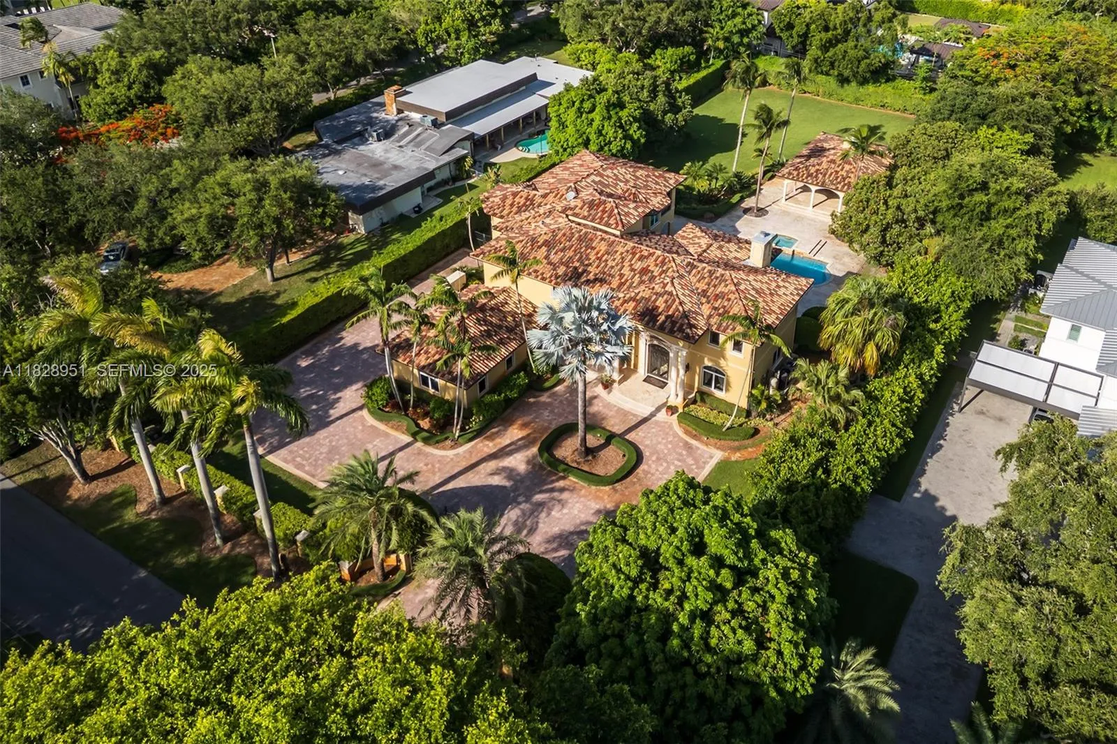 Pinecrest, Florida 33156, United States, 6 Bedrooms Bedrooms, ,8 BathroomsBathrooms,Residential,Active,159755