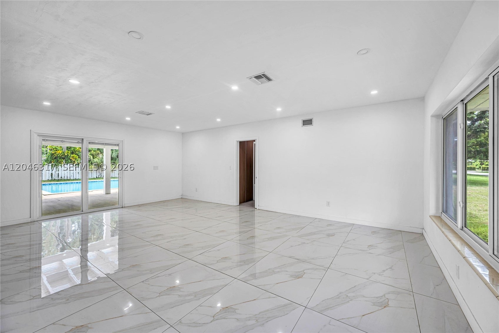 12525 SW 68th Ct
