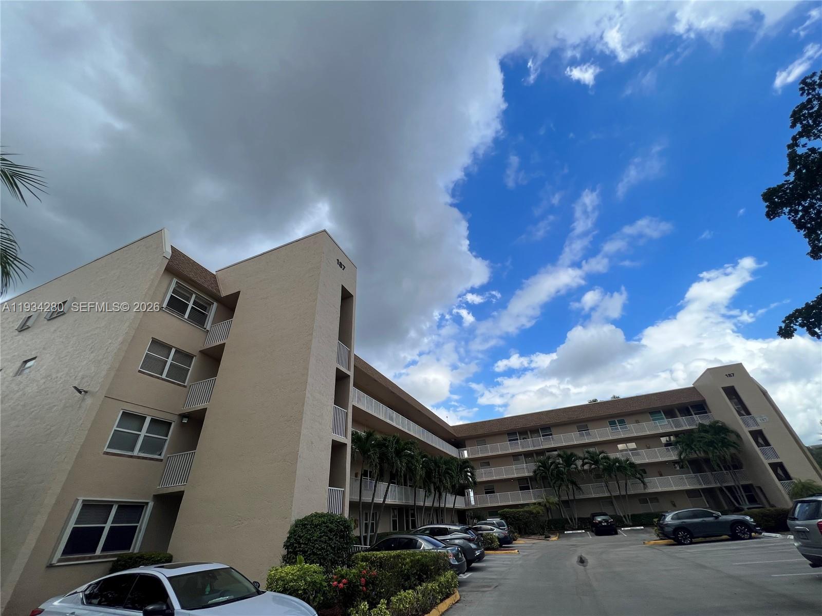 SUNRISE LAKES 187 CONDO - Residential