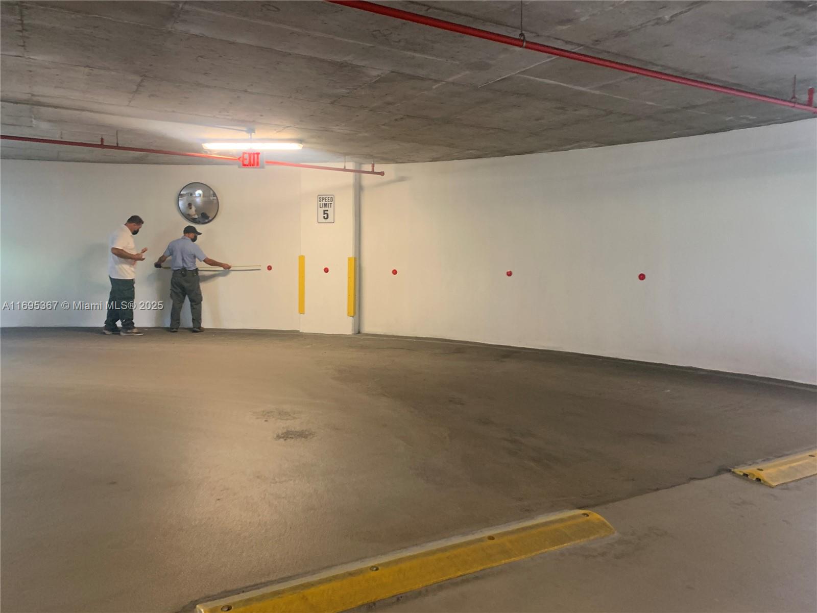 THE HARBOUR SOUTH CONDO - Residential