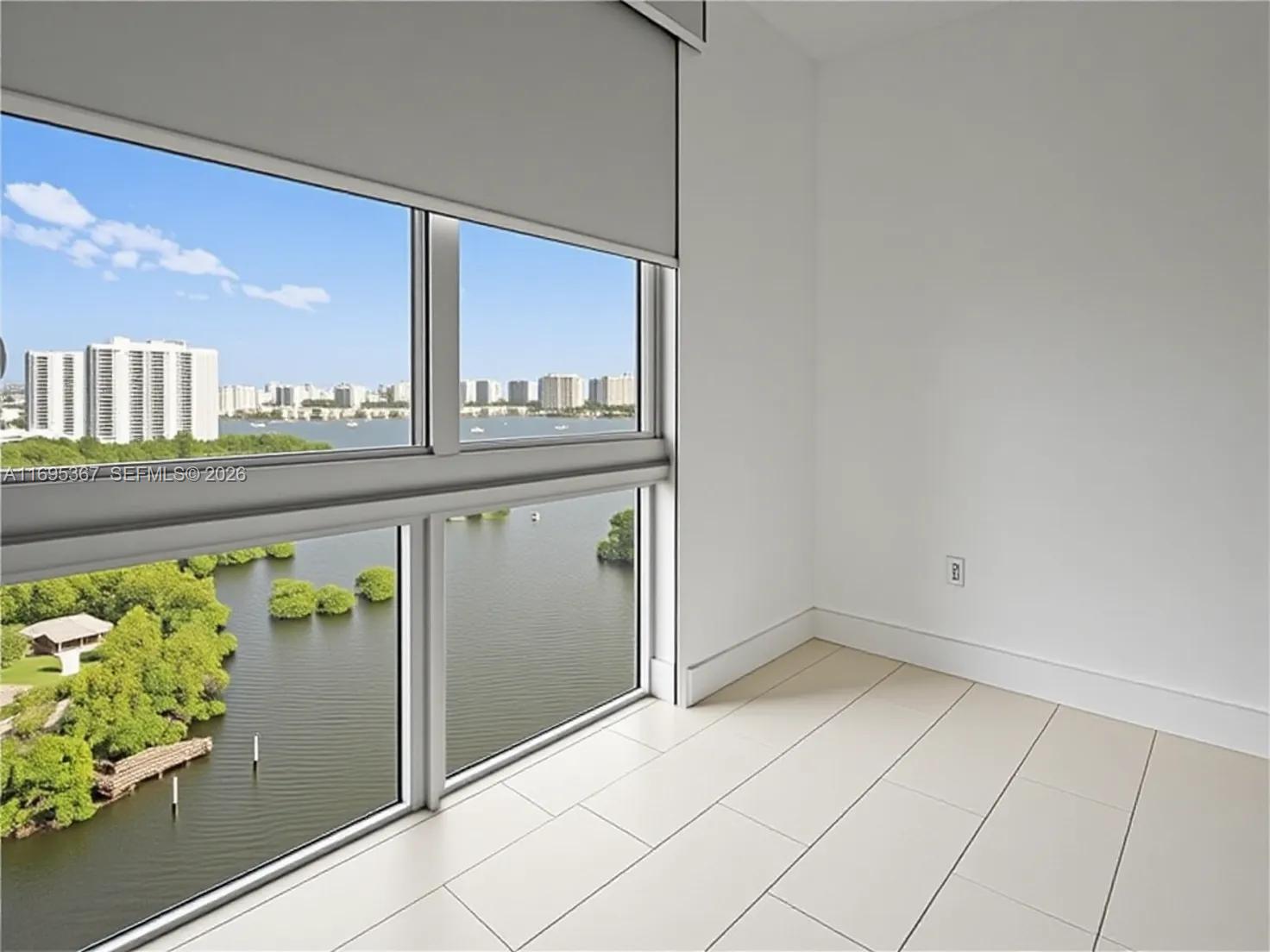 THE HARBOUR SOUTH CONDO - Residential