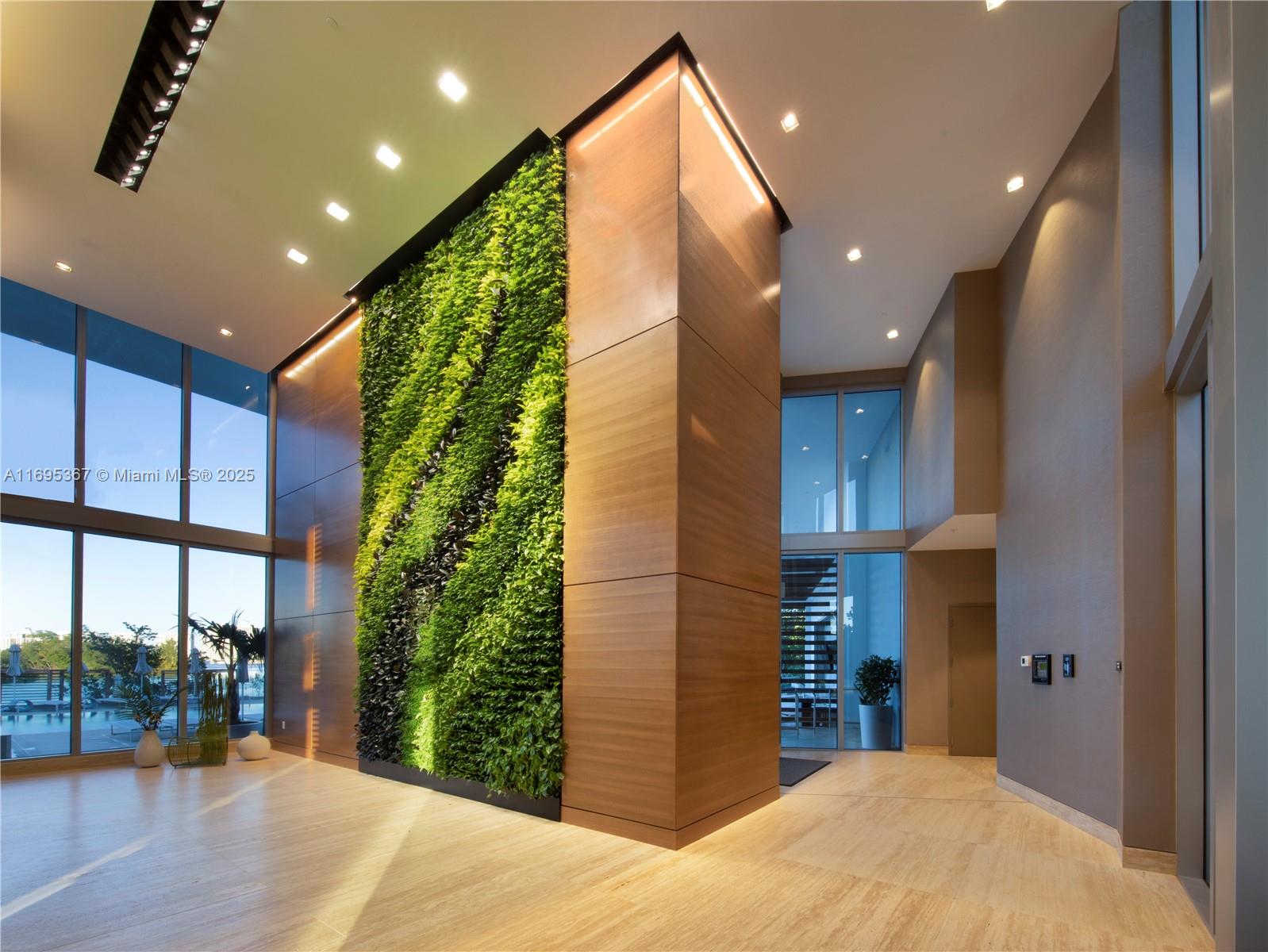 THE HARBOUR SOUTH CONDO - Residential