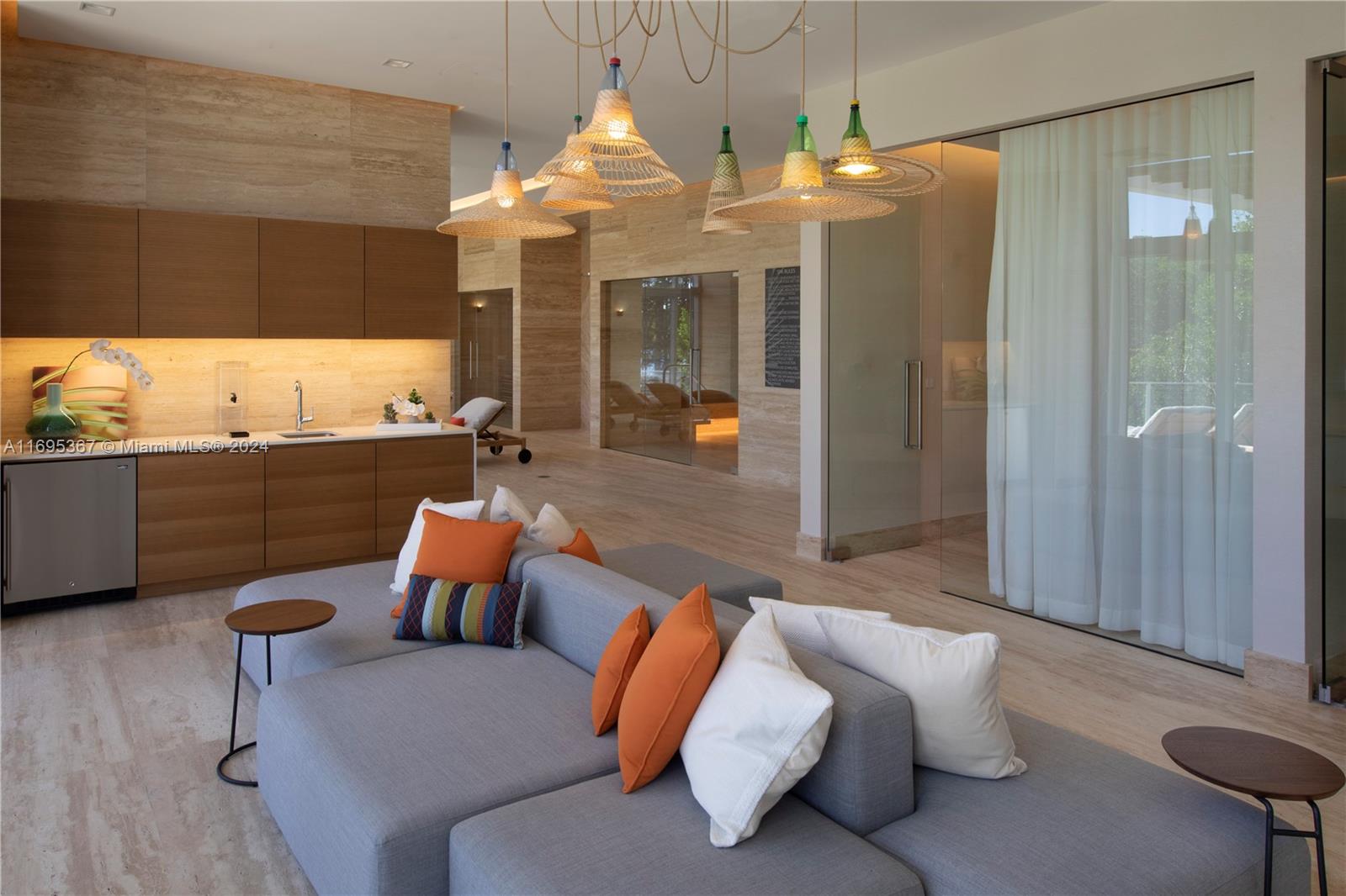 THE HARBOUR SOUTH CONDO - Residential