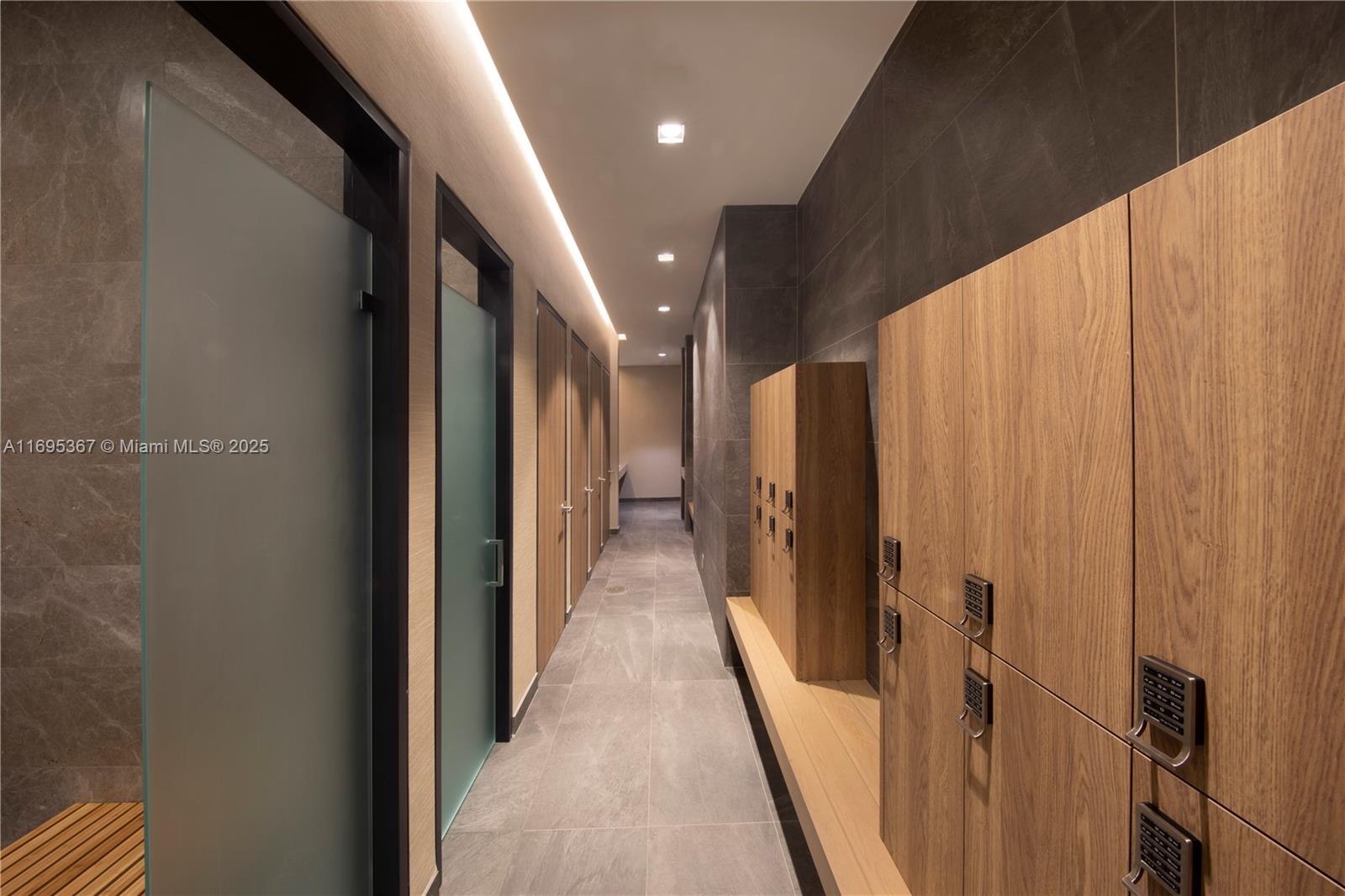 THE HARBOUR SOUTH CONDO - Residential