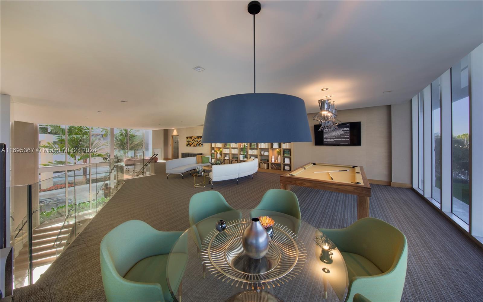 THE HARBOUR SOUTH CONDO - Residential