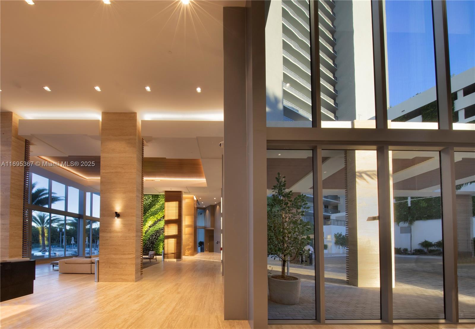 THE HARBOUR SOUTH CONDO - Residential