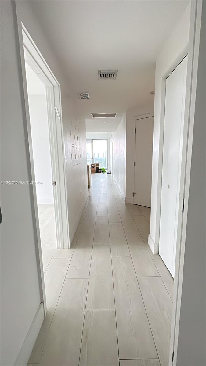 THE HARBOUR SOUTH CONDO - Residential