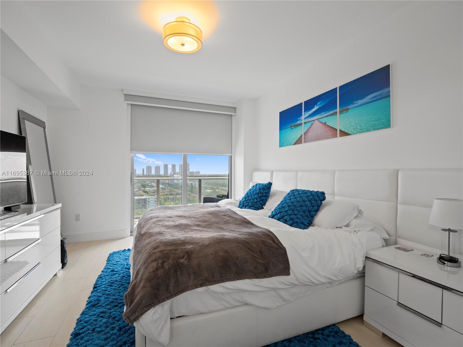 THE HARBOUR SOUTH CONDO - Residential