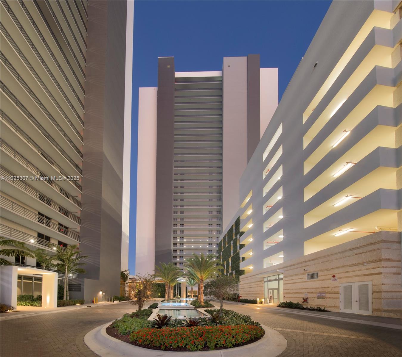 THE HARBOUR SOUTH CONDO - Residential