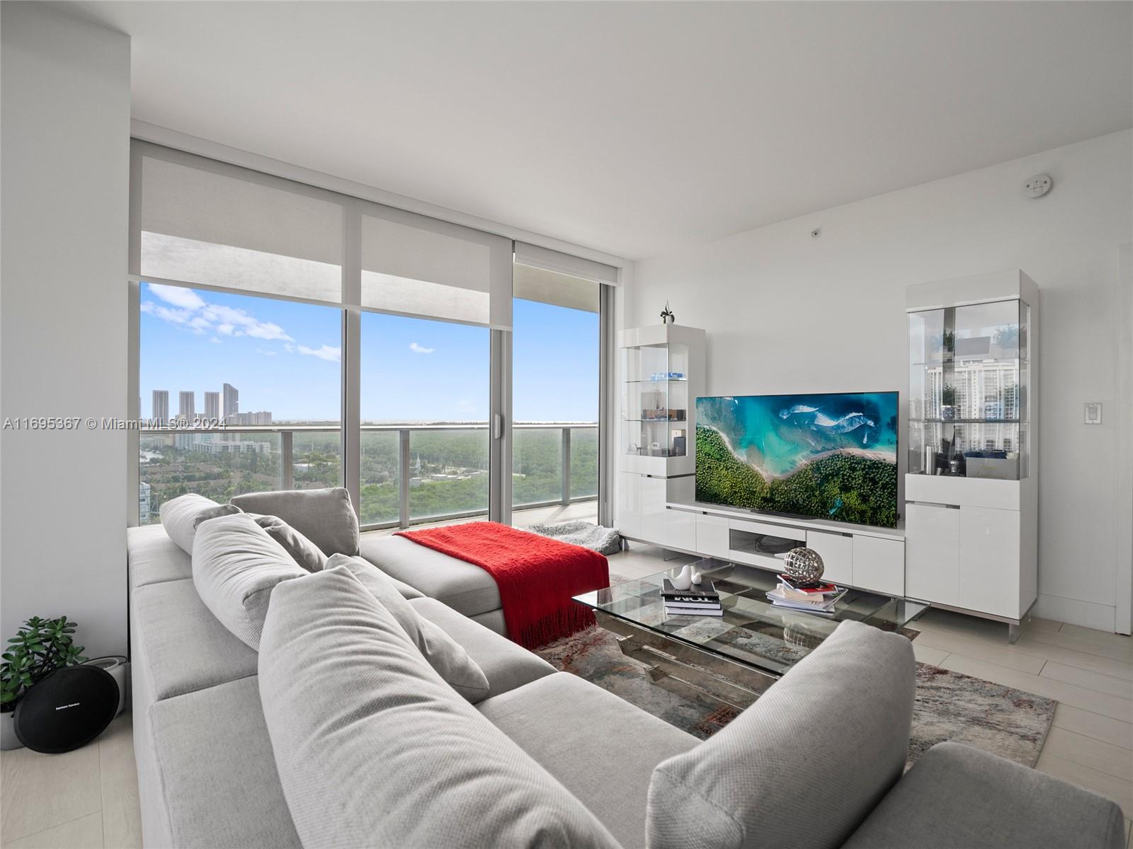 16385 Biscayne Blvd 1615