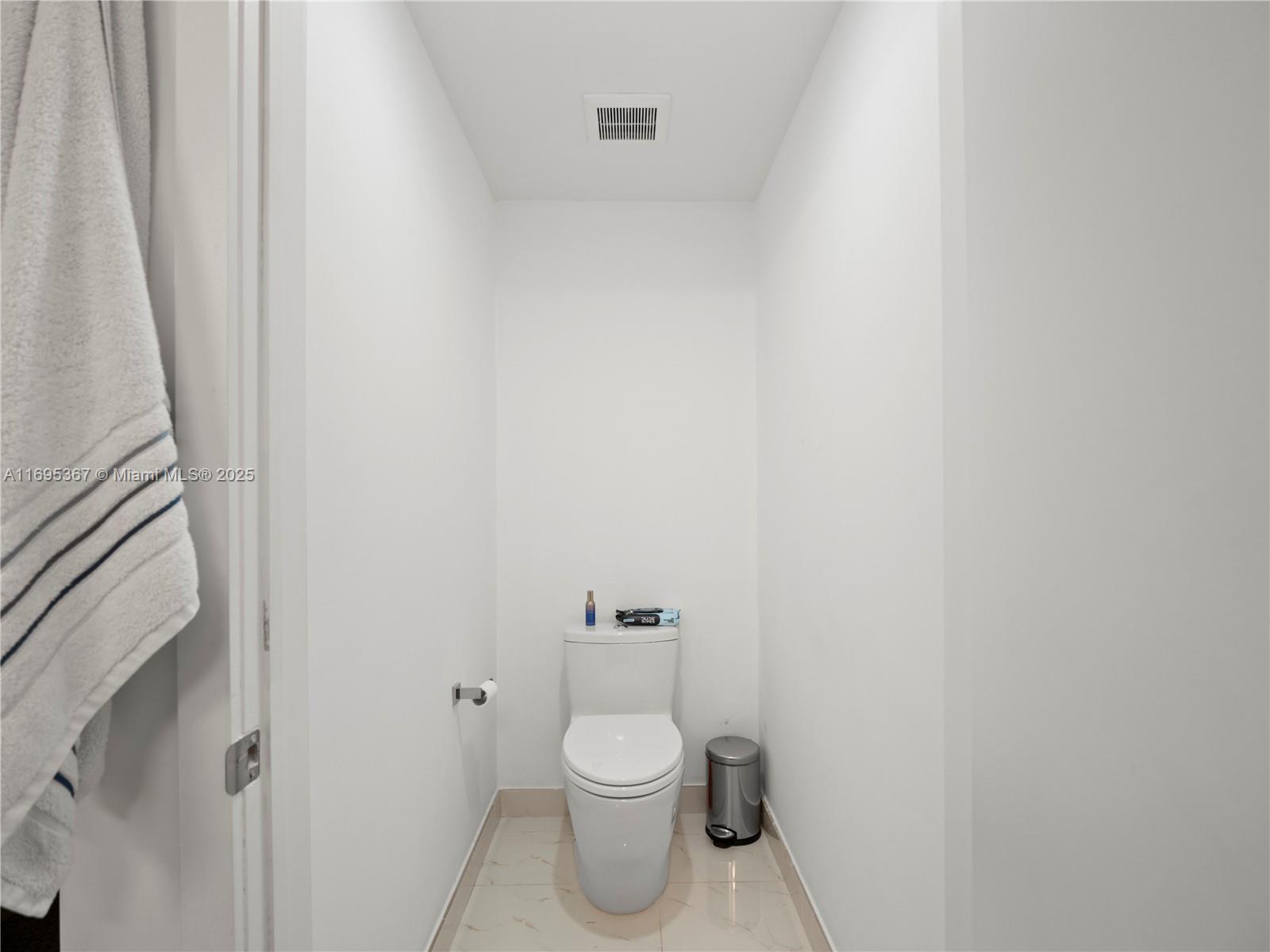 THE HARBOUR SOUTH CONDO - Residential