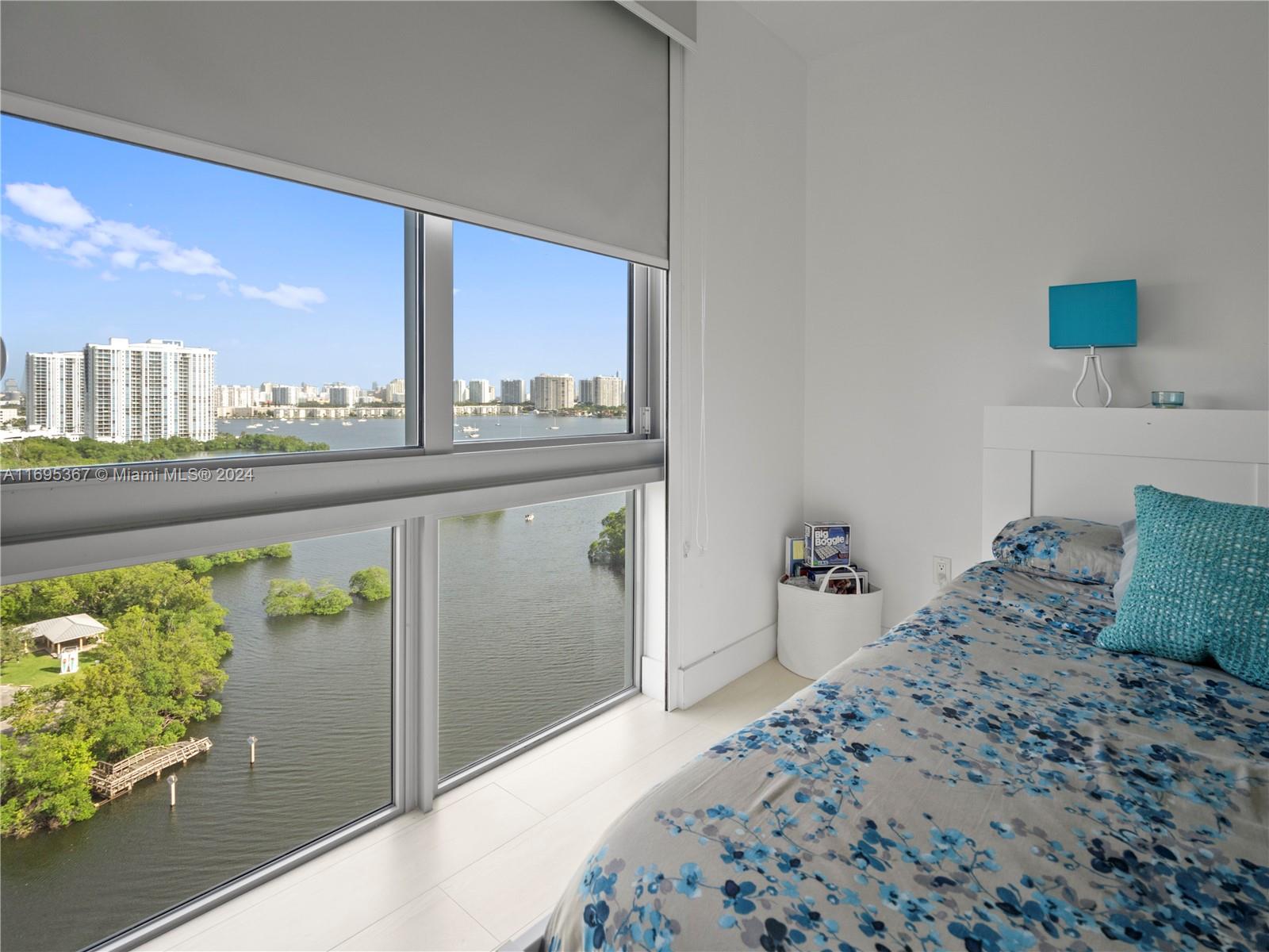 THE HARBOUR SOUTH CONDO - Residential