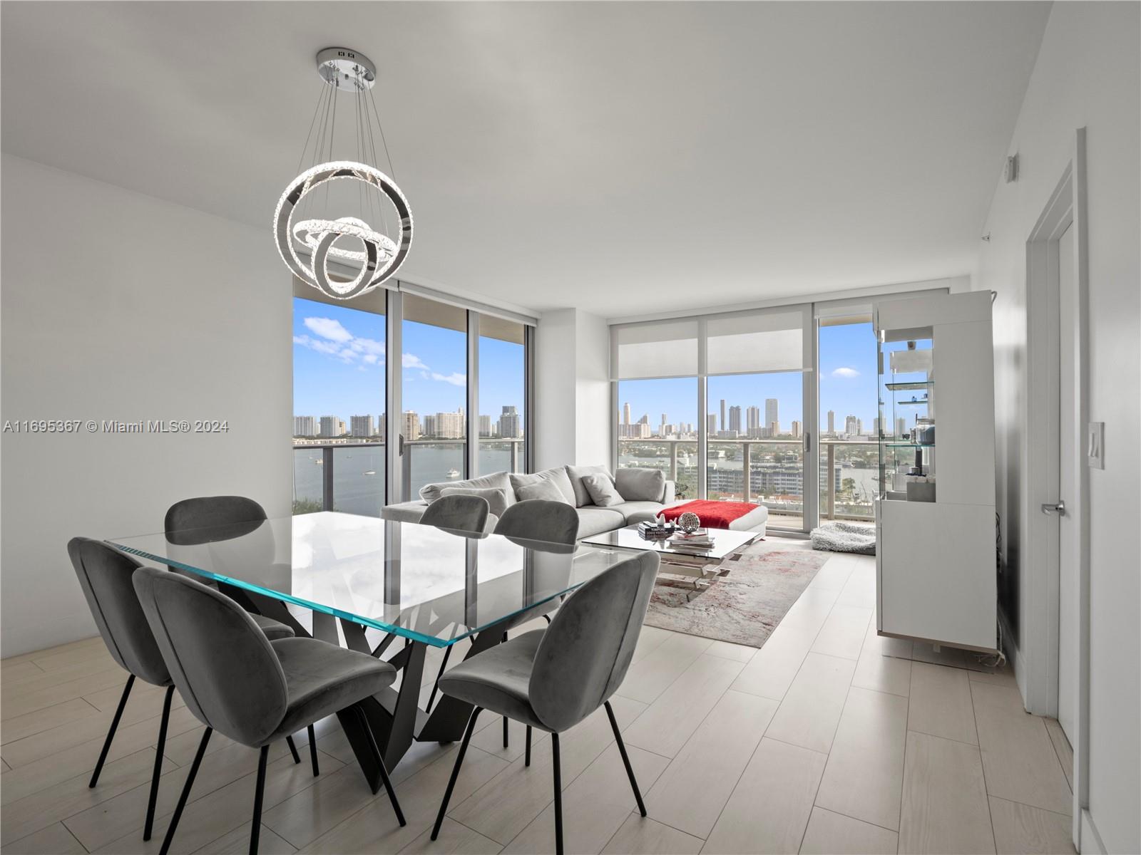THE HARBOUR SOUTH CONDO - Residential