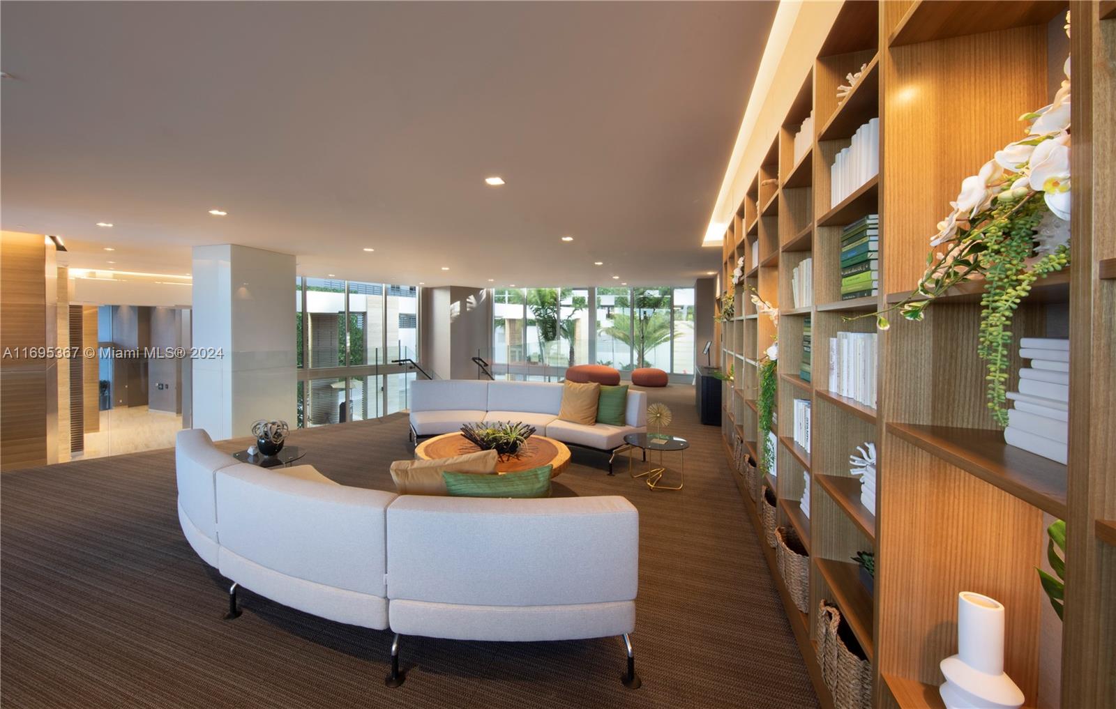 THE HARBOUR SOUTH CONDO - Residential