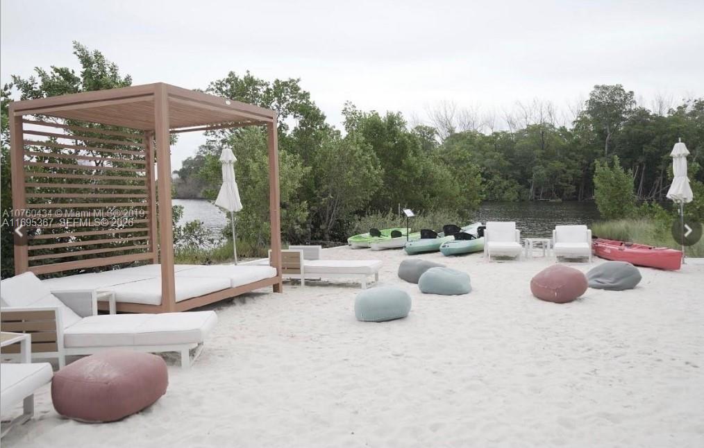 THE HARBOUR SOUTH CONDO - Residential