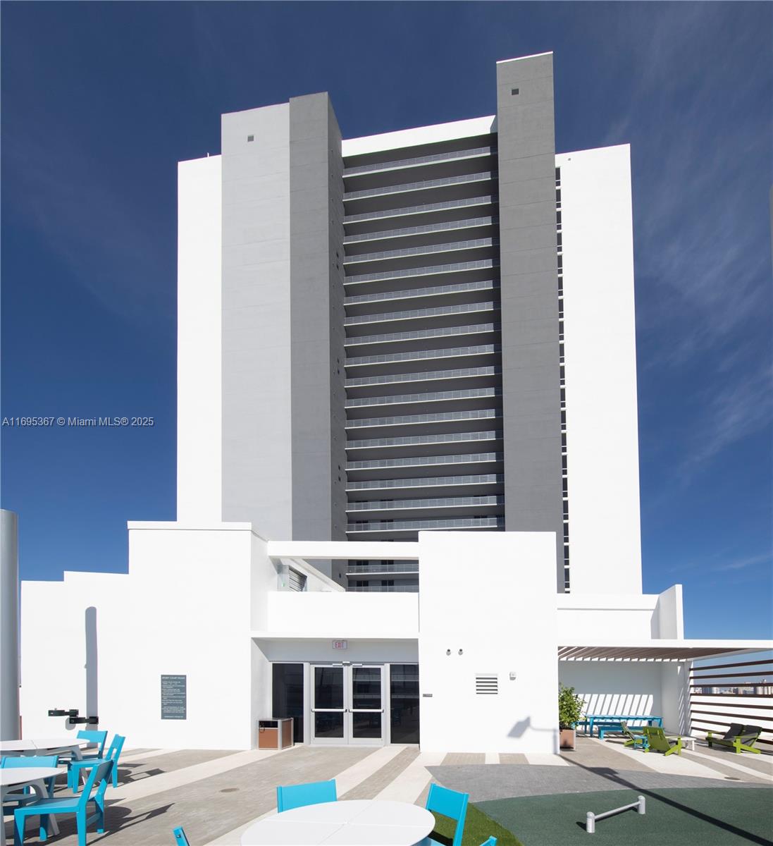 THE HARBOUR SOUTH CONDO - Residential