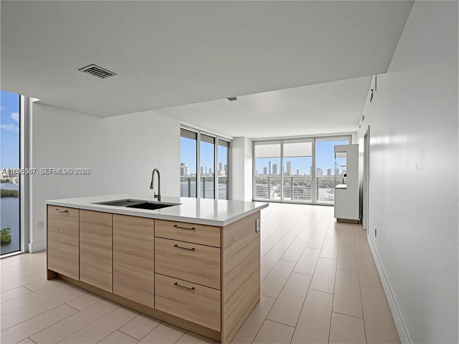 16385 Biscayne Blvd 1615