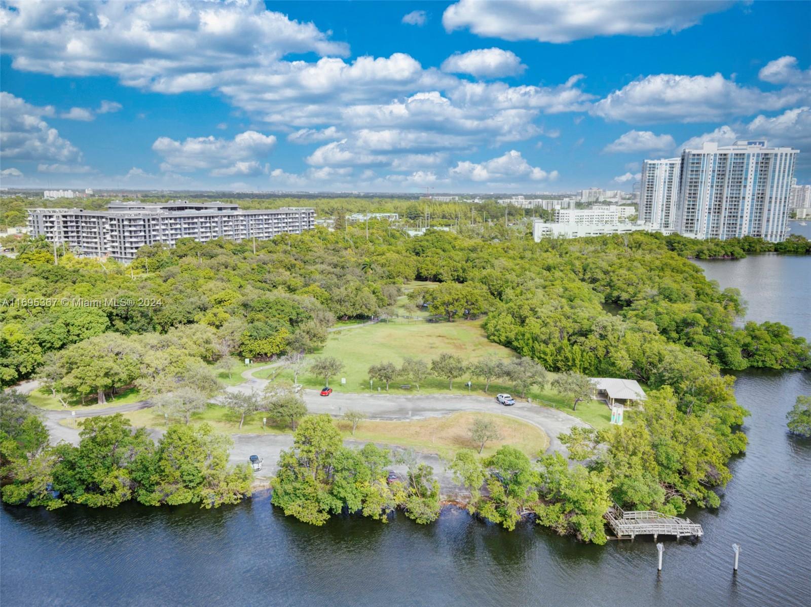 THE HARBOUR SOUTH CONDO - Residential