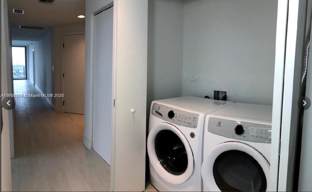 THE HARBOUR SOUTH CONDO - Residential