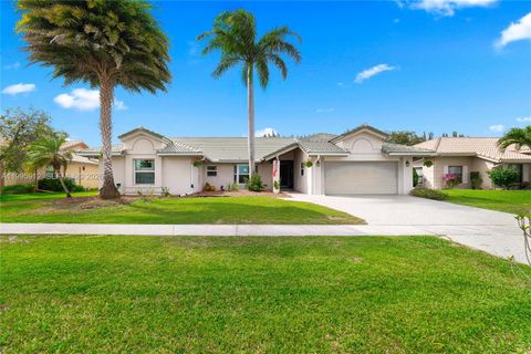 Photo of 11690 Island Lakes Ln, Boca Raton, FL 33498 (MLS # A11995912)