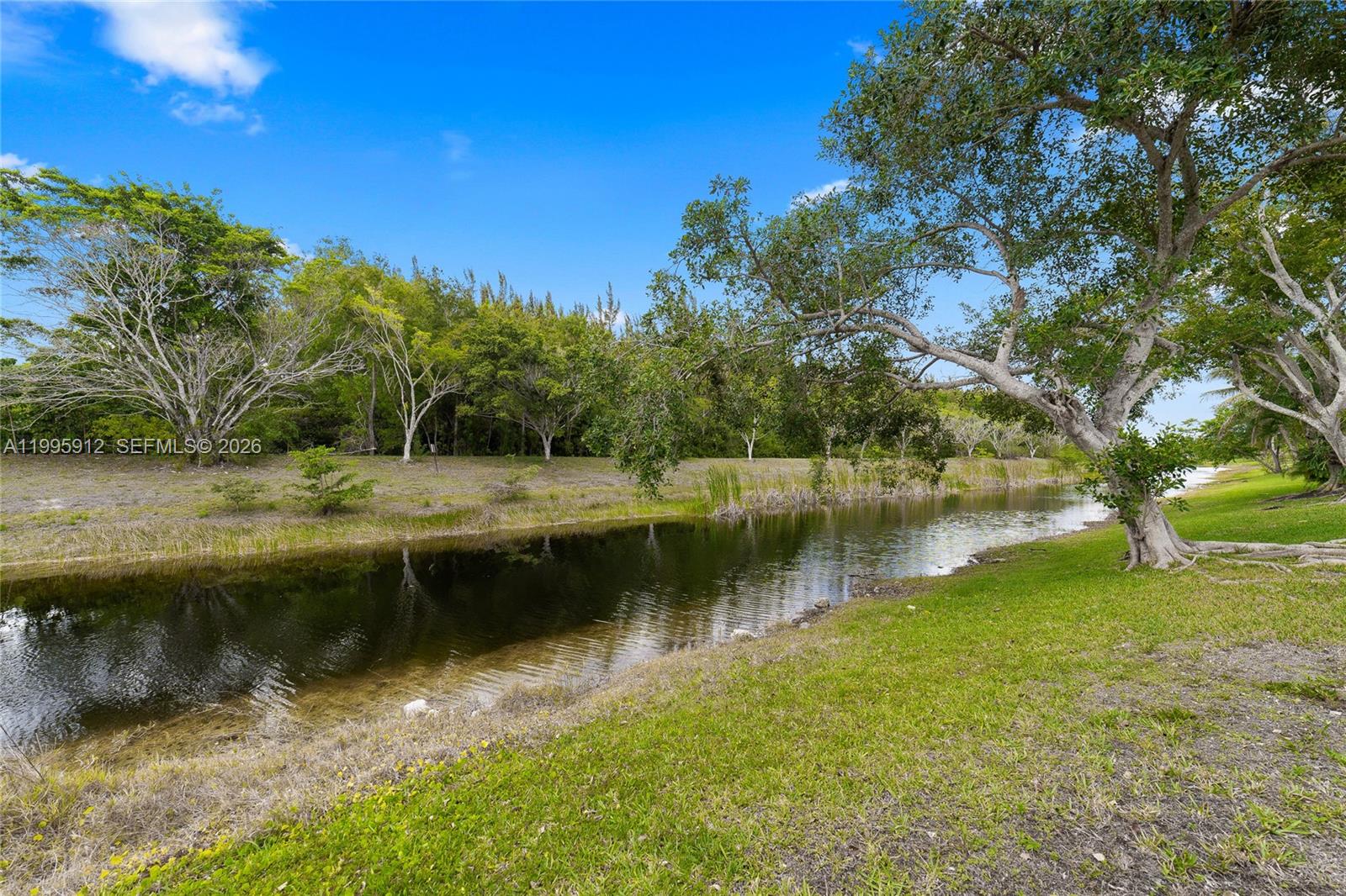 ISLAND LAKES SEC 1 1 - Residential