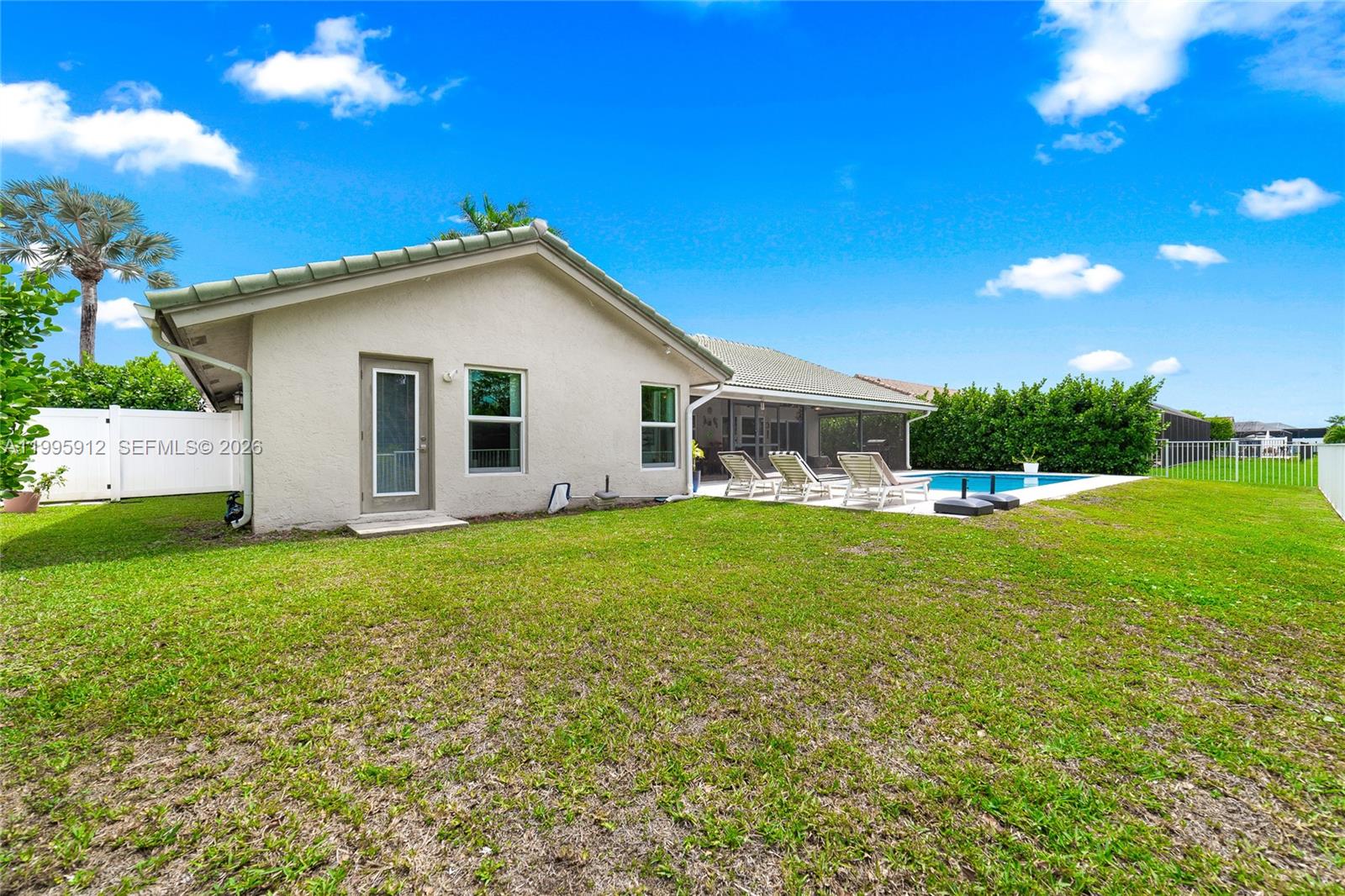 ISLAND LAKES SEC 1 1 - Residential