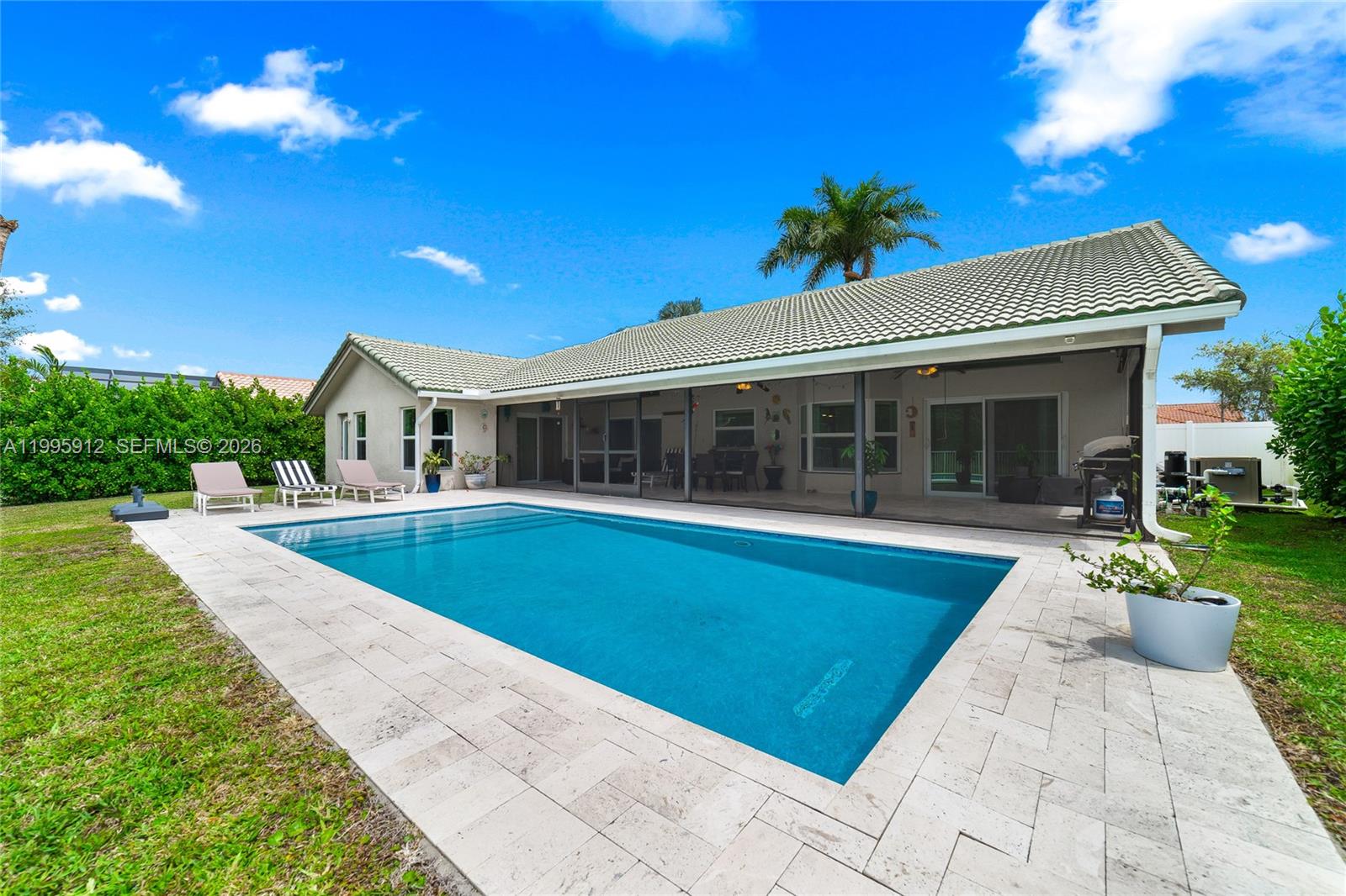 ISLAND LAKES SEC 1 1 - Residential