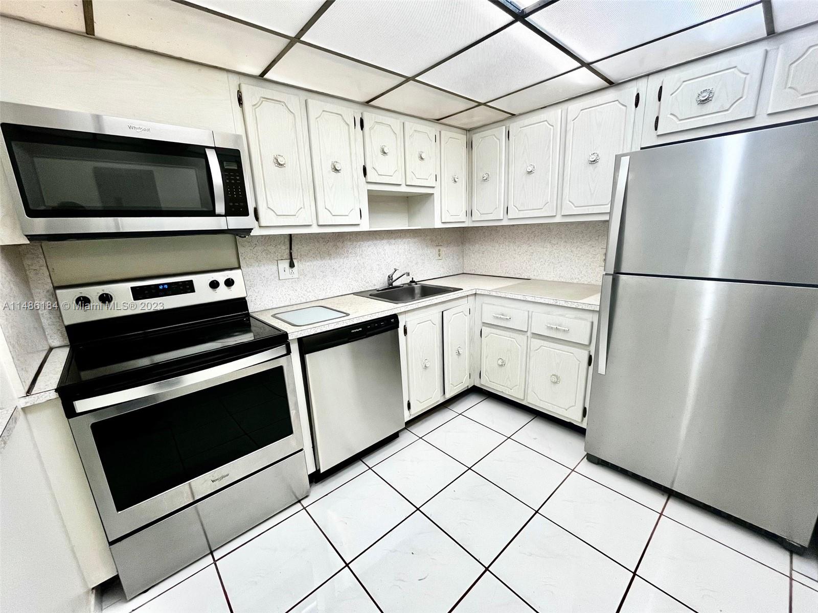 SAILBOAT CAY CONDO - Residential Lease