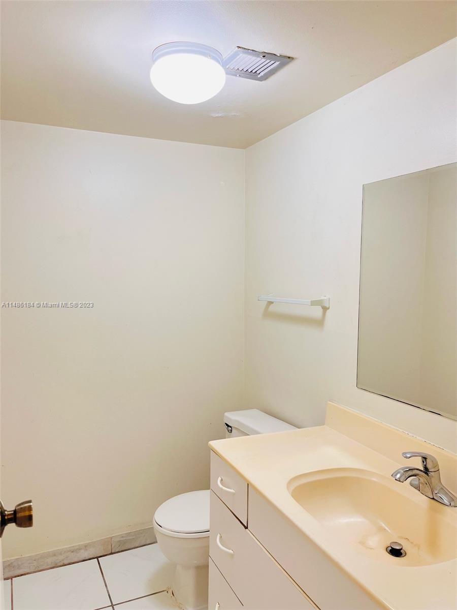 SAILBOAT CAY CONDO - Residential Lease