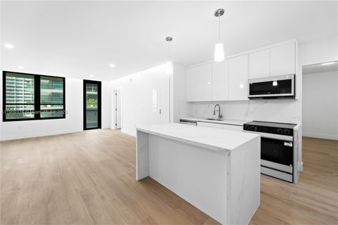 10185 Collins Ave 722 Bal Harbour FL 33154