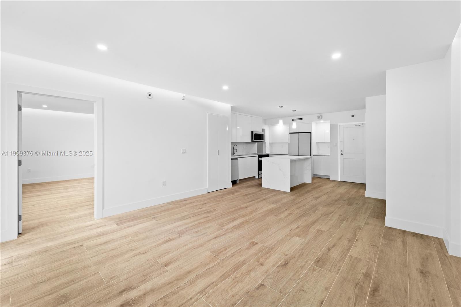 THE PLAZA OF BAL HARBOUR - Residential Lease