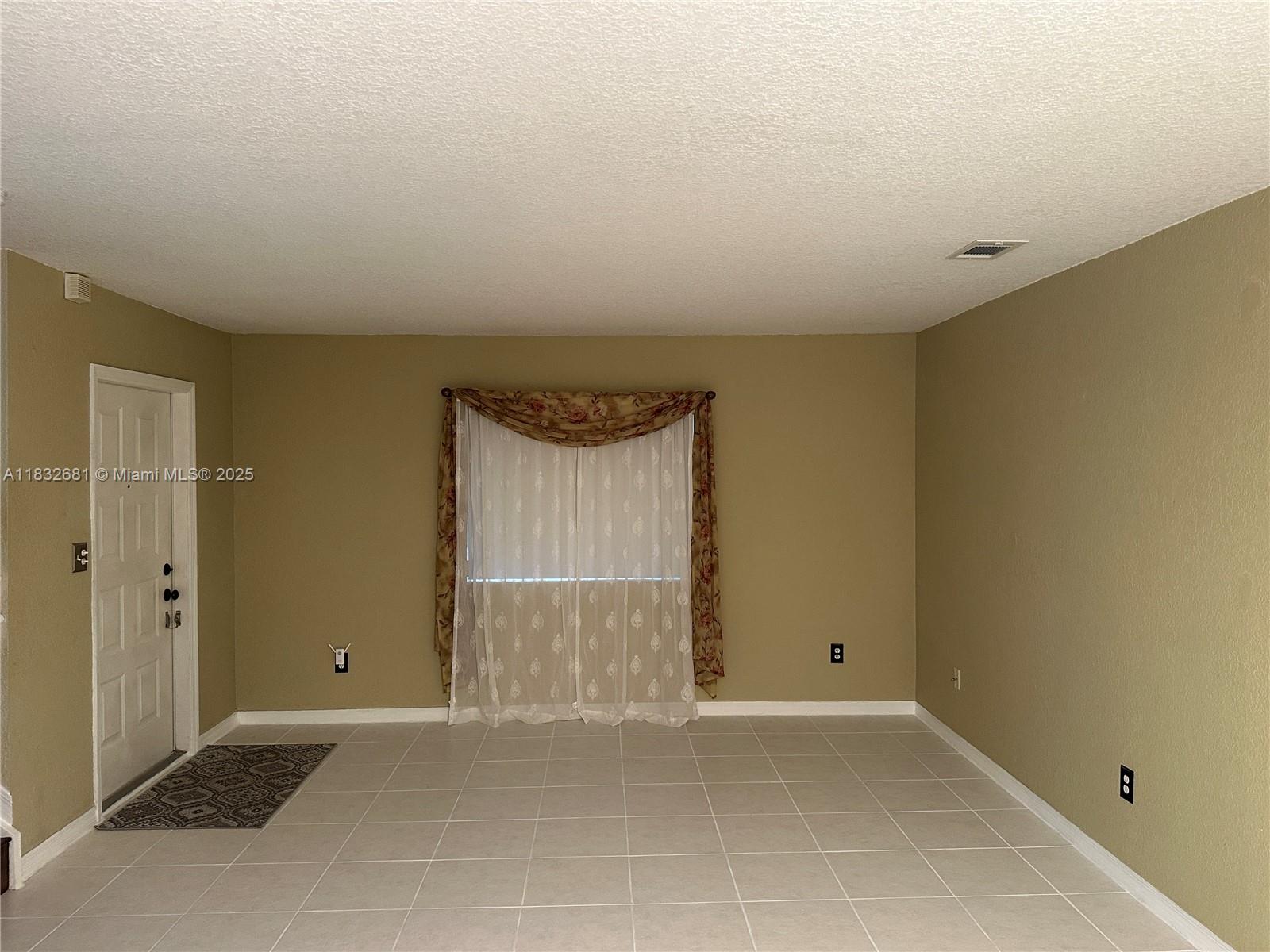 7656 NW 182nd Ter 106