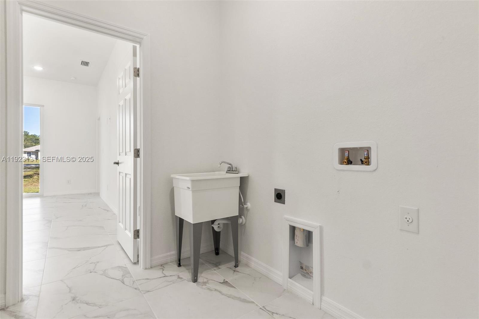 Lee County Unincorporated - Residential Lease