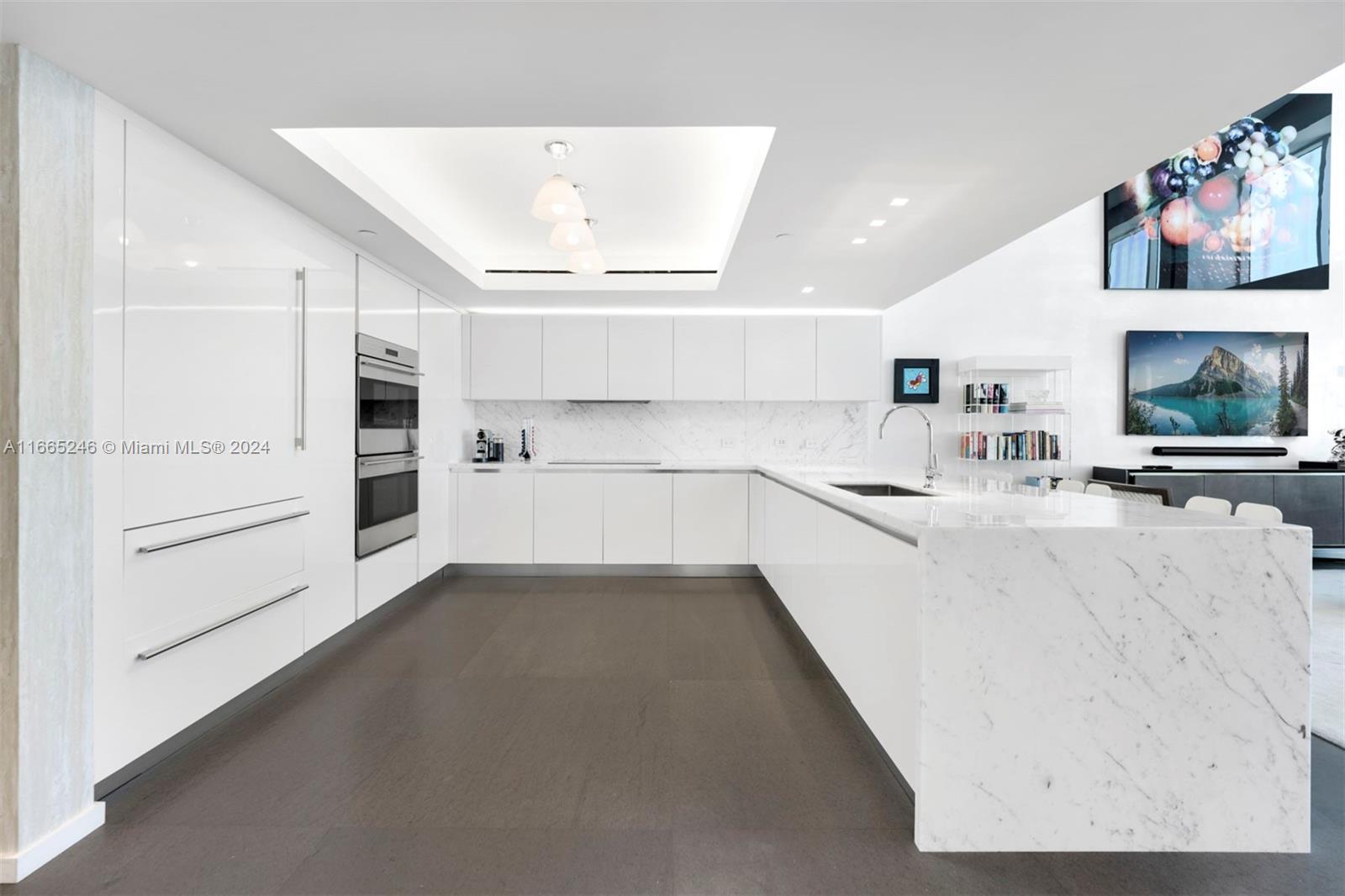 THE GRAND VENETIAN - Residential