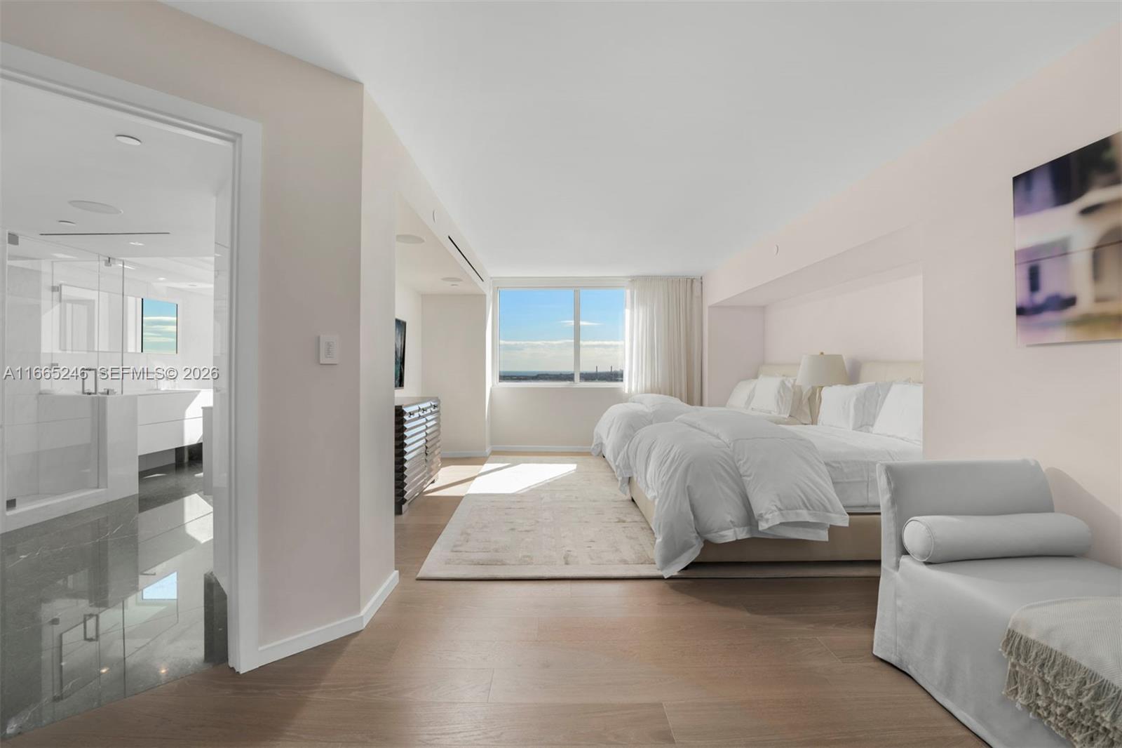 THE GRAND VENETIAN - Residential