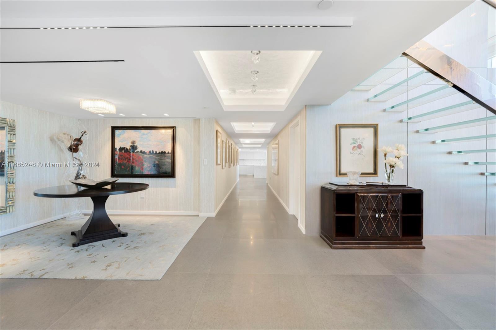 THE GRAND VENETIAN - Residential