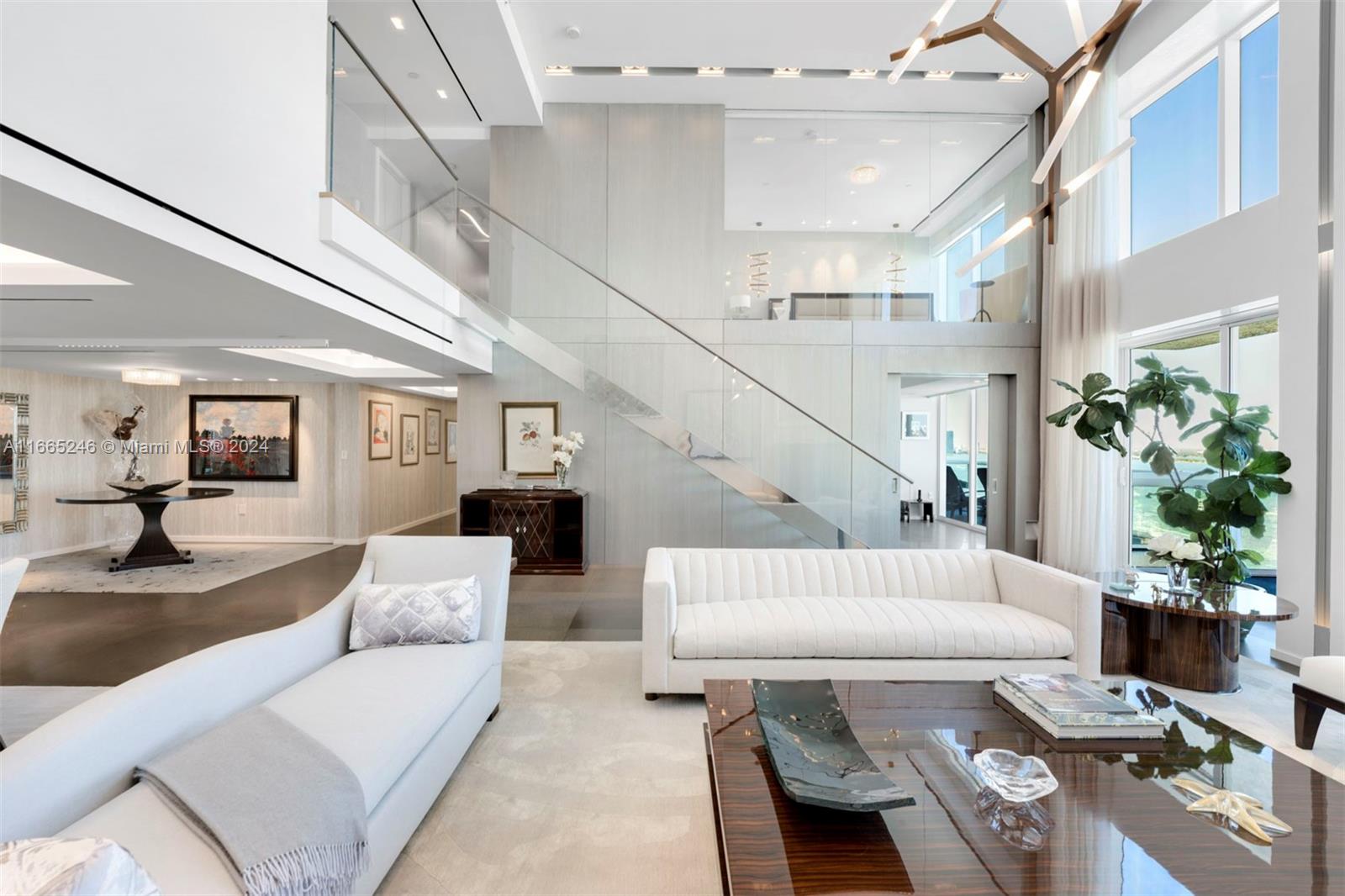 THE GRAND VENETIAN - Residential