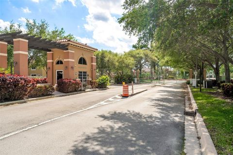 983 SW 143rd Ave 1403 Pembroke Pines FL 33027