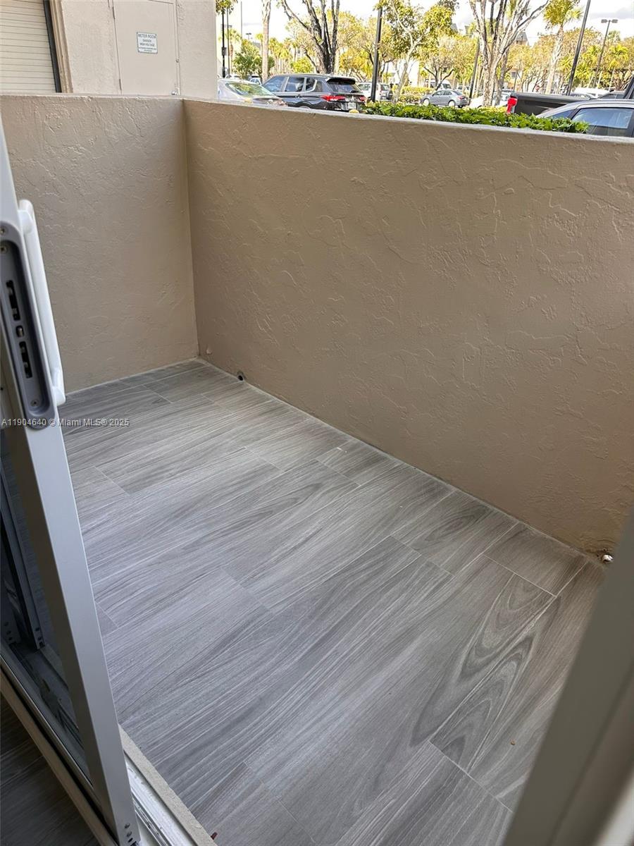 KINGS CREEK SO CONDO - Residential