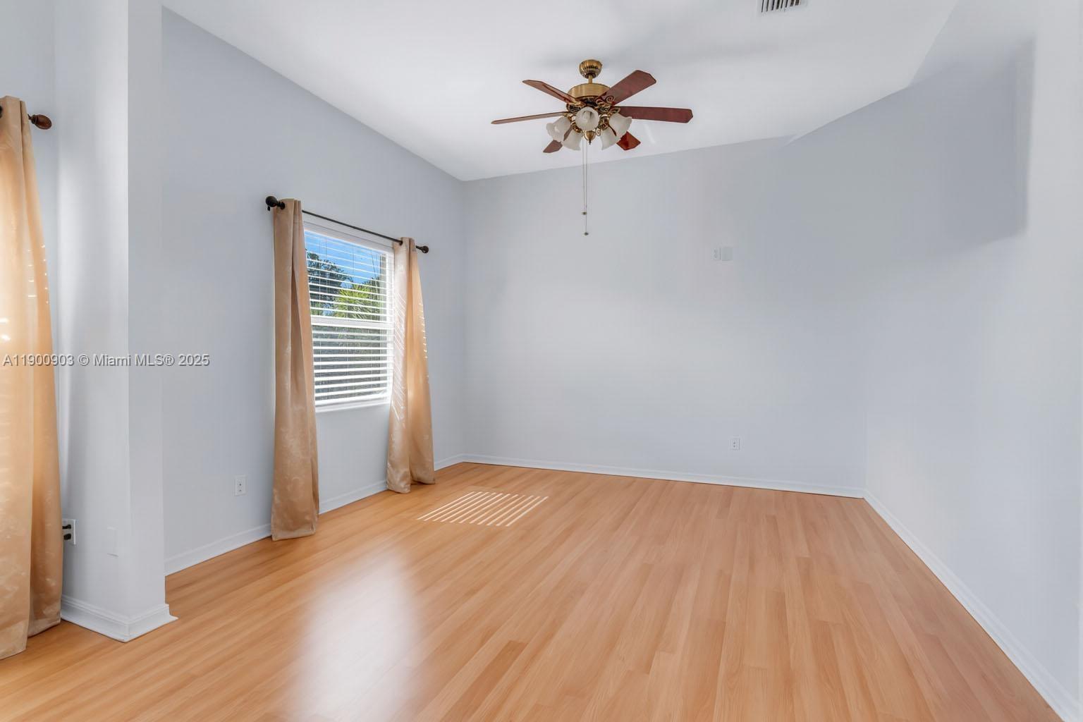 TOWNGATE - Residential