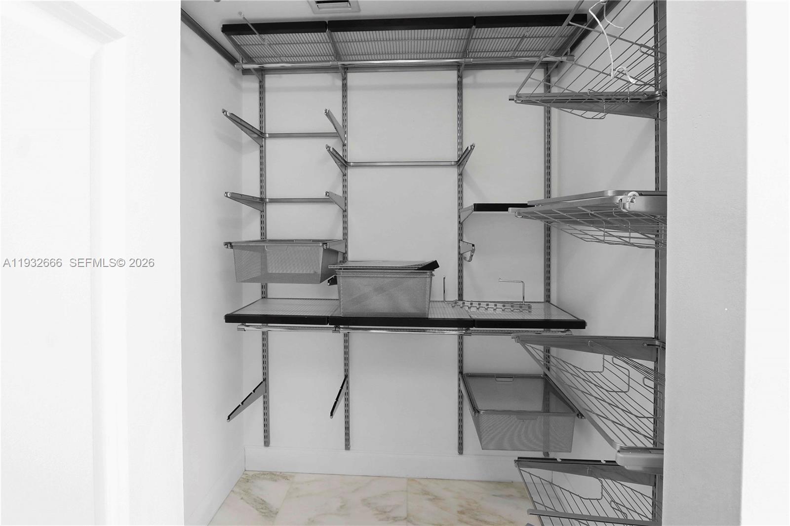 PUERTA DE PALMAS CONDO - Residential