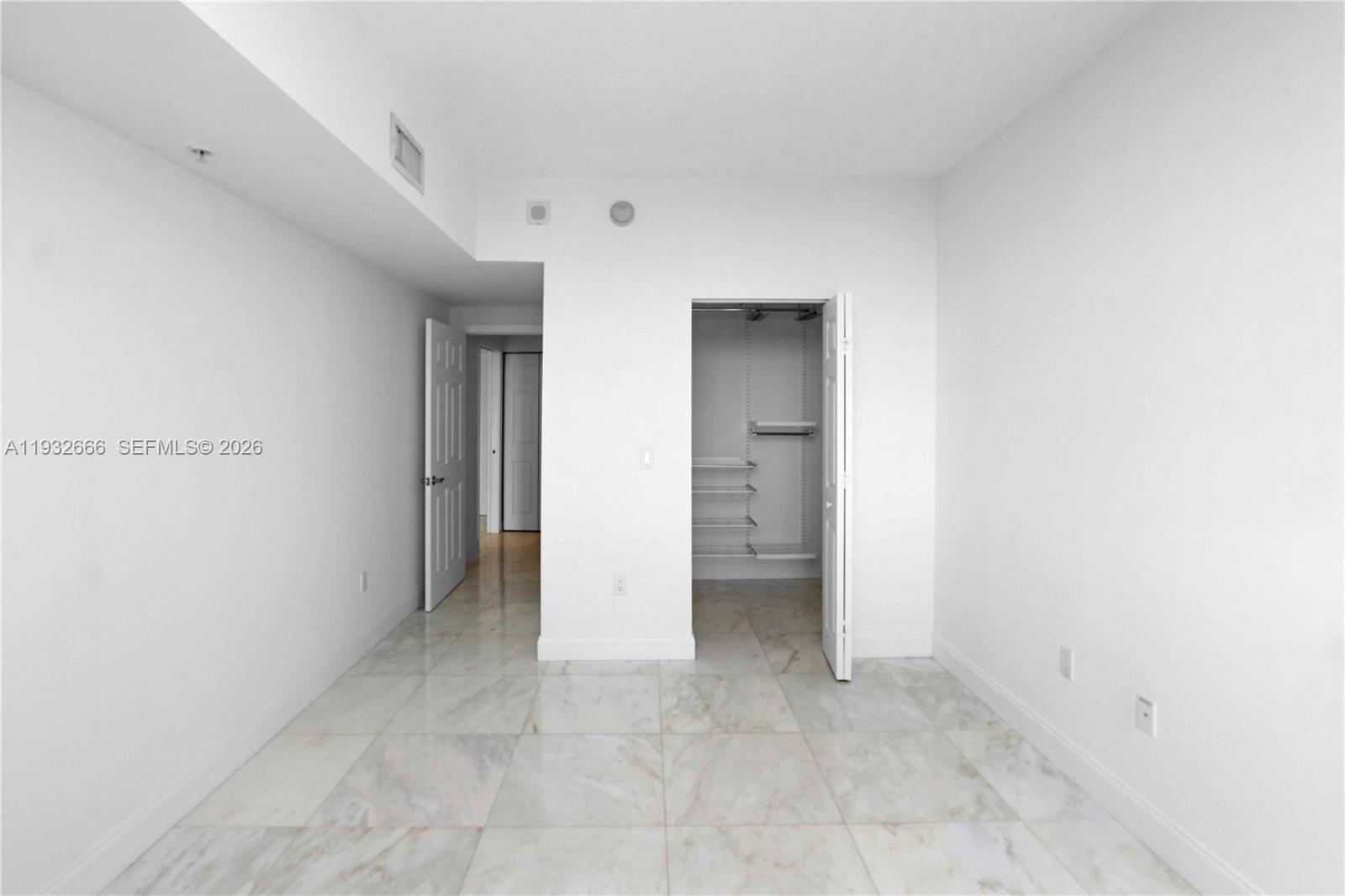 PUERTA DE PALMAS CONDO - Residential