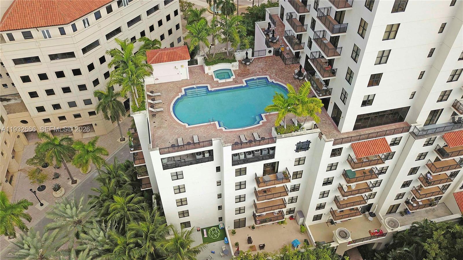 PUERTA DE PALMAS CONDO - Residential