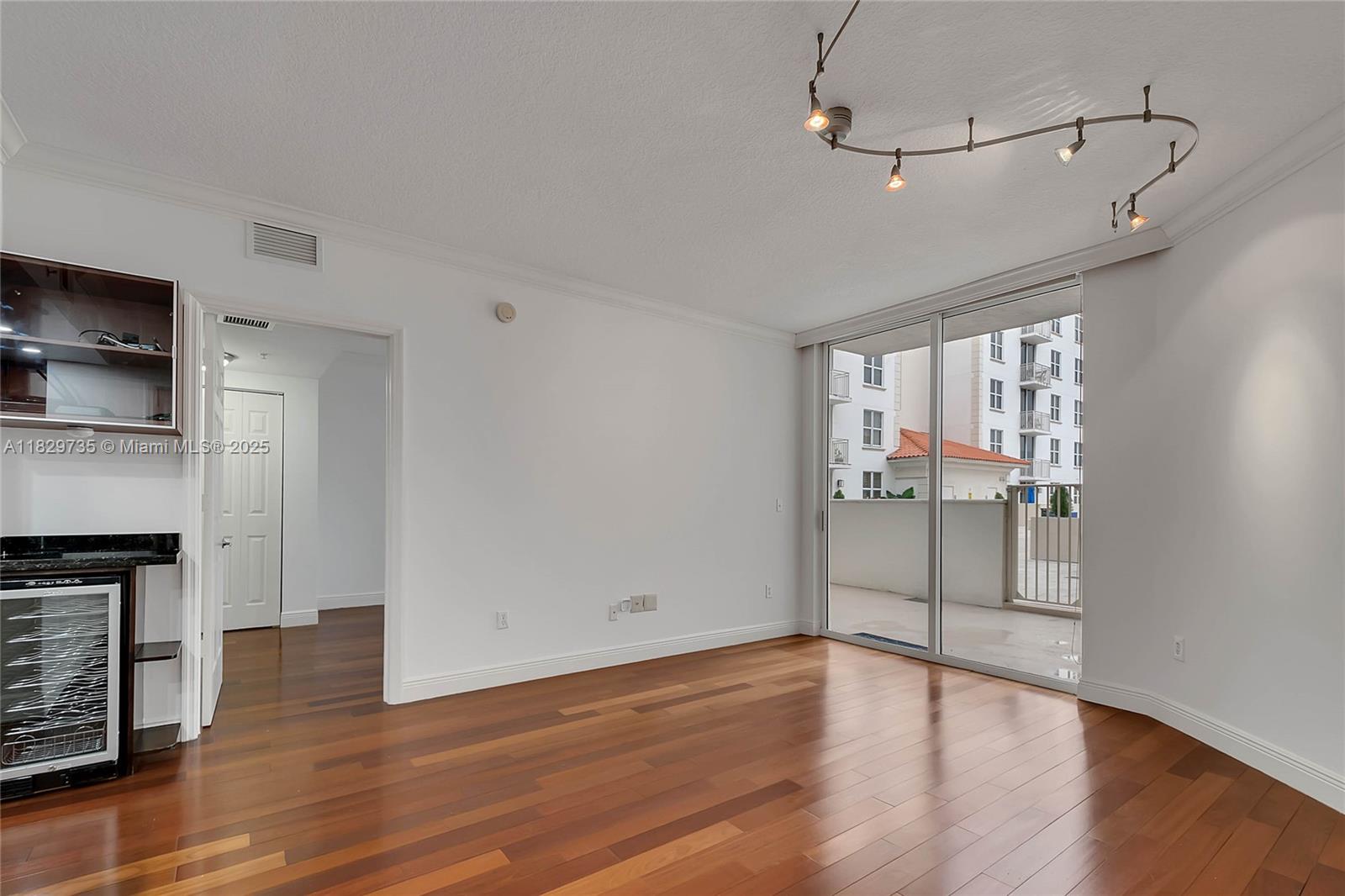 THE MINORCA CONDO - Residential